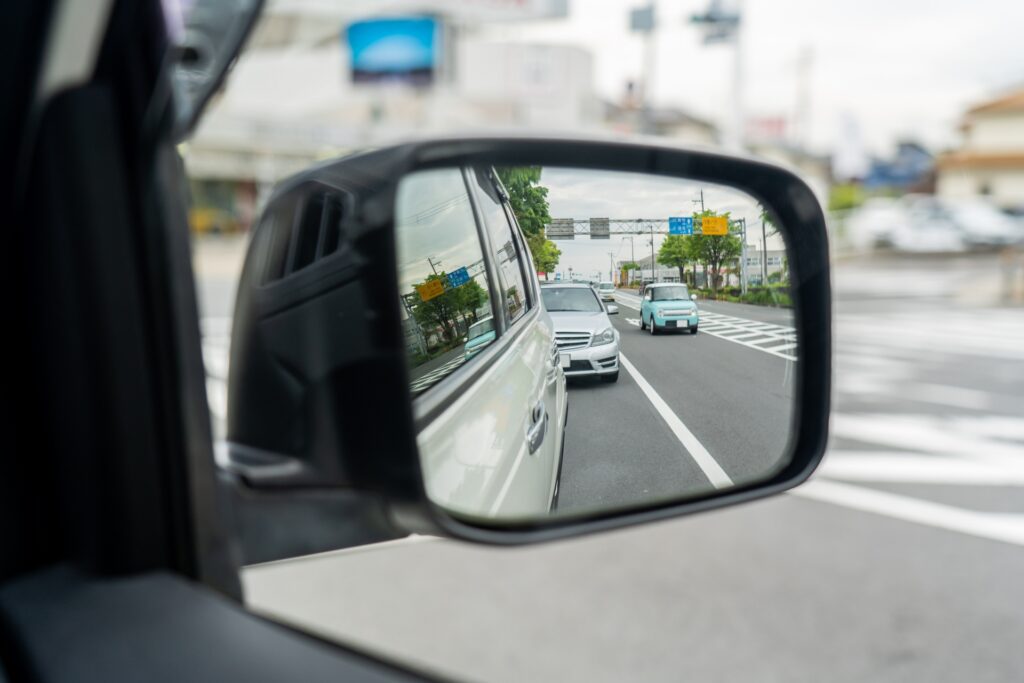 駕駛人遇到惡意逼車時，請保持冷靜專心開車，圖片來源：PhotoAC