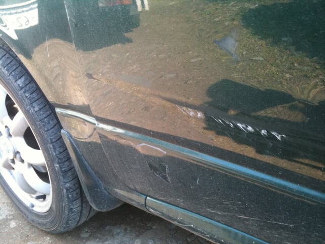 車子被刮建議要報警，取得交通事故當事人登記聯單是保險理賠關鍵 / PhotoAC